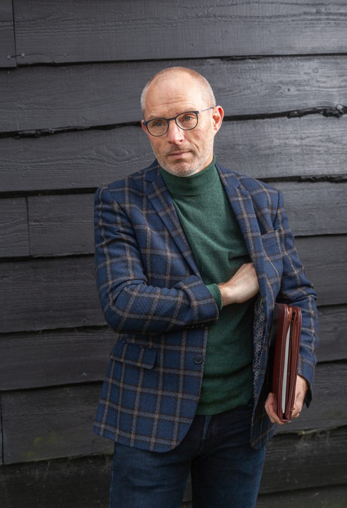 Harry Spans, Deskundige makelaar